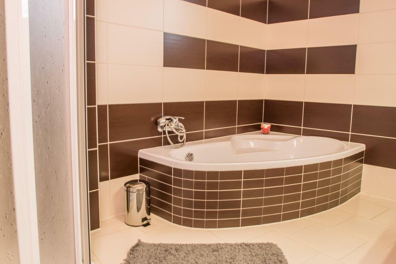 Rodinny Apartman Rodvínov Buitenkant foto